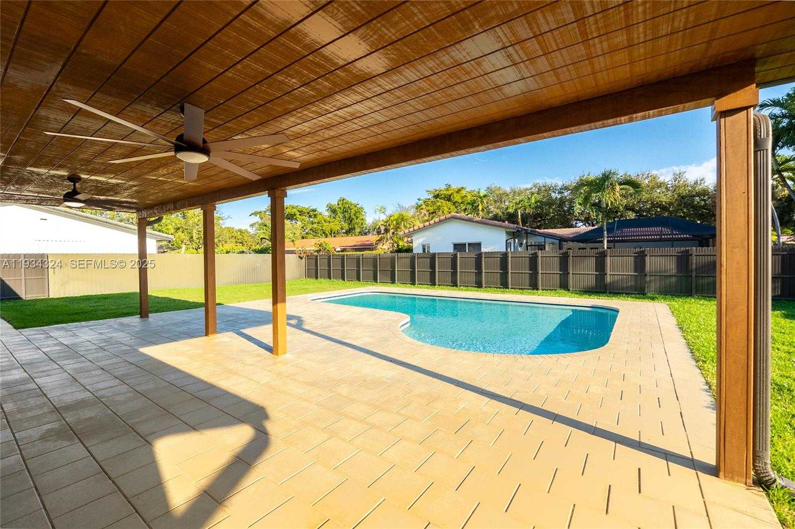 Small Image of 14515 MAHOGANY CT, Miami Lakes Number 23