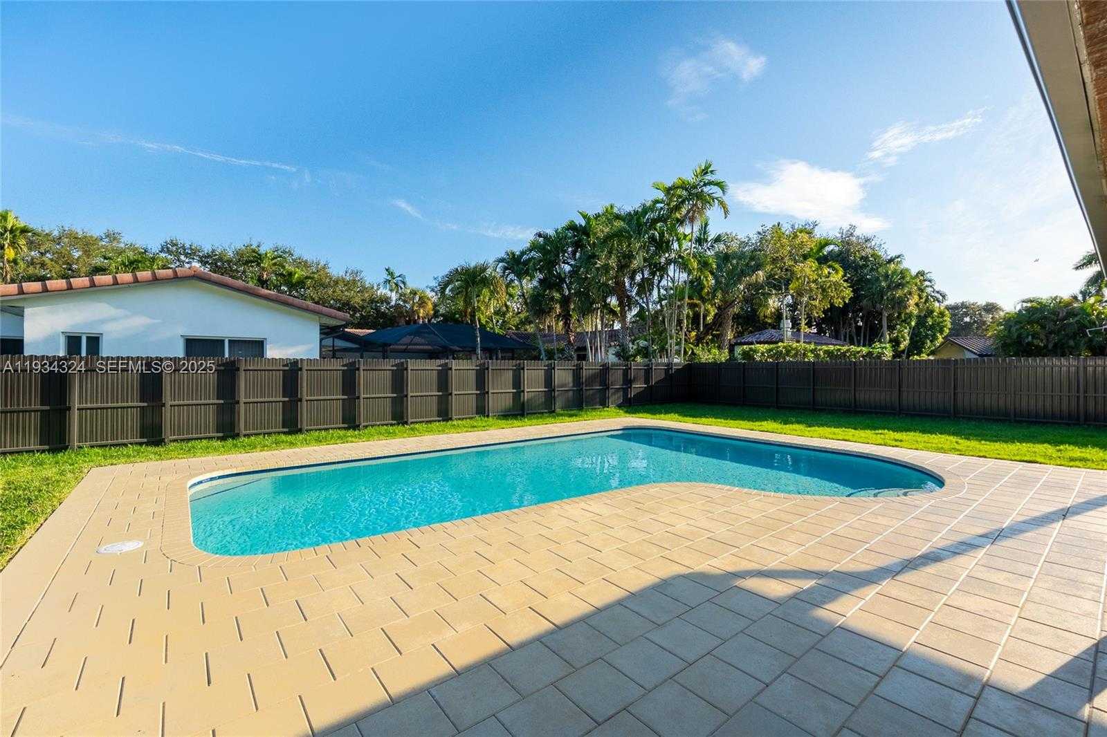 Small Image of 14515 MAHOGANY CT, Miami Lakes Number 24