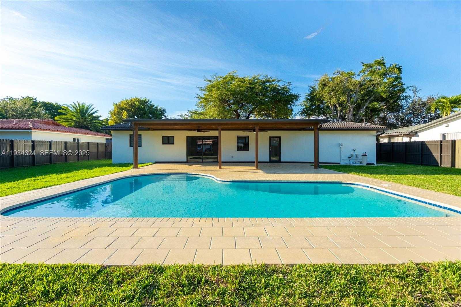 Small Image of 14515 MAHOGANY CT, Miami Lakes Number 26