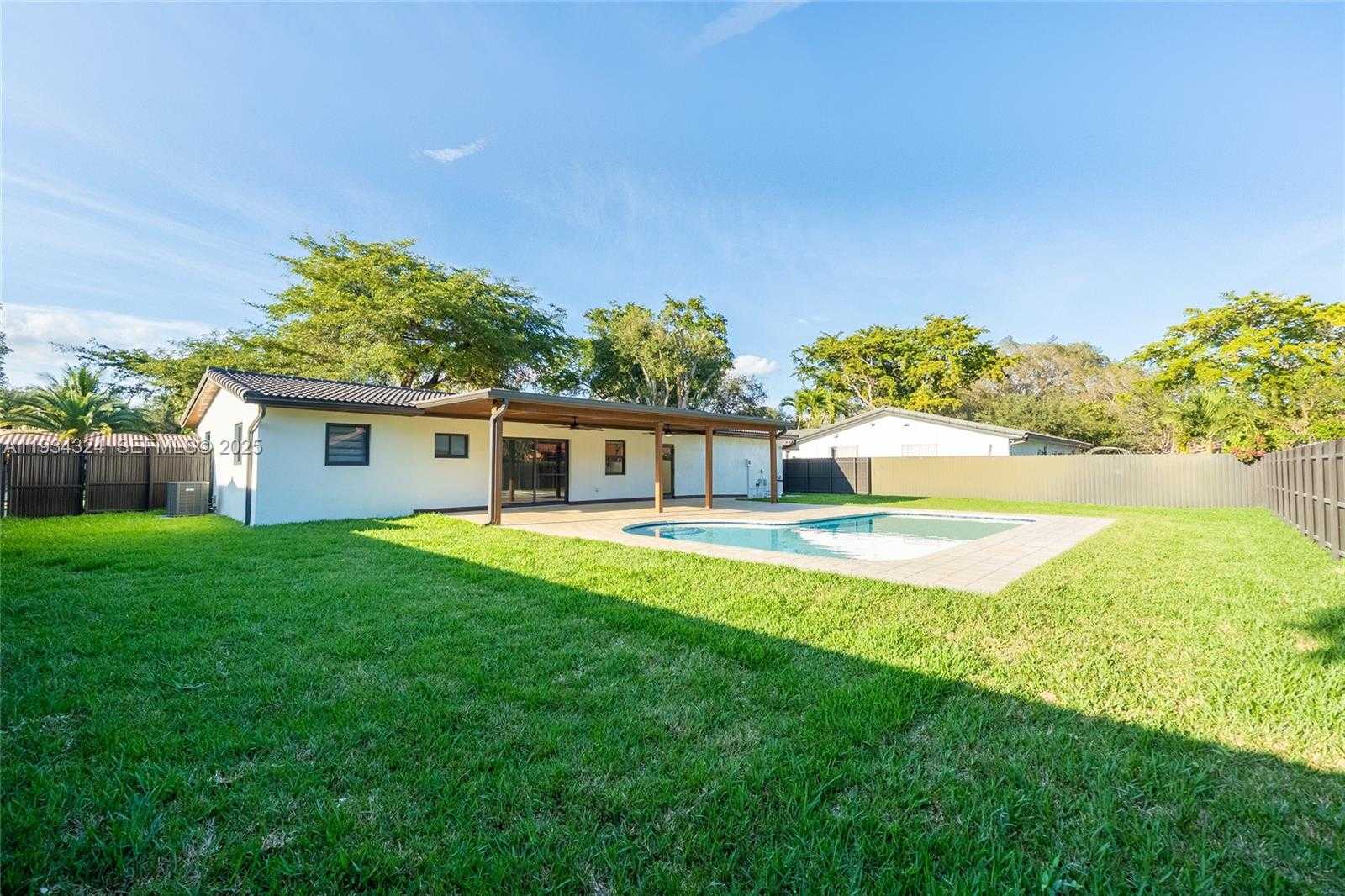 Small Image of 14515 MAHOGANY CT, Miami Lakes Number 27