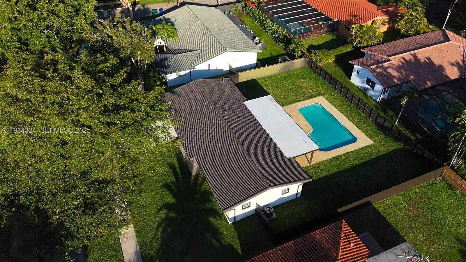 Small Image of 14515 MAHOGANY CT, Miami Lakes Number 33