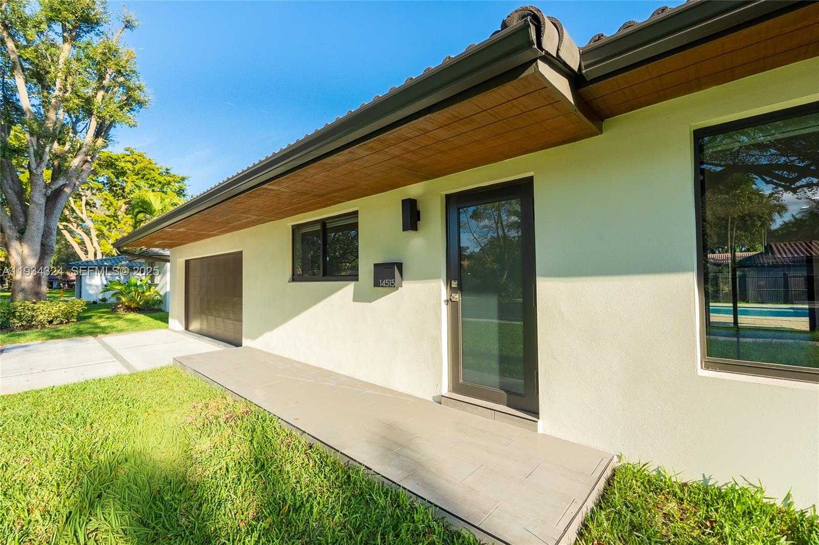 Small Image of 14515 MAHOGANY CT, Miami Lakes Number 4