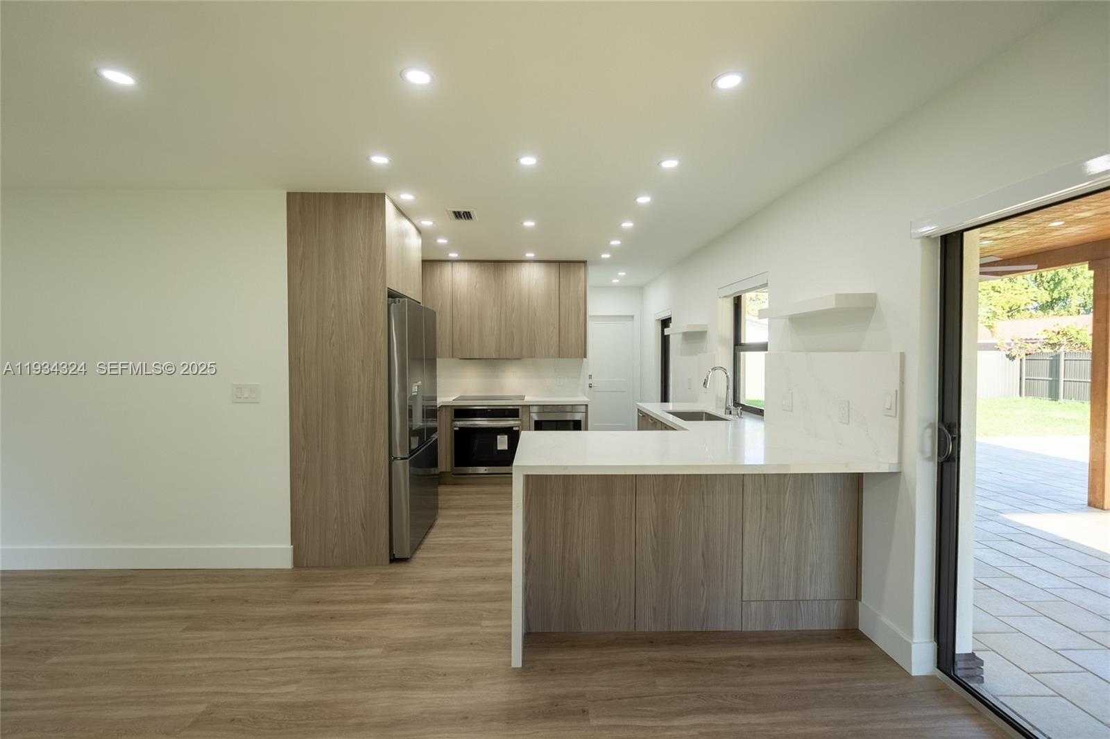 Small Image of 14515 MAHOGANY CT, Miami Lakes Number 5