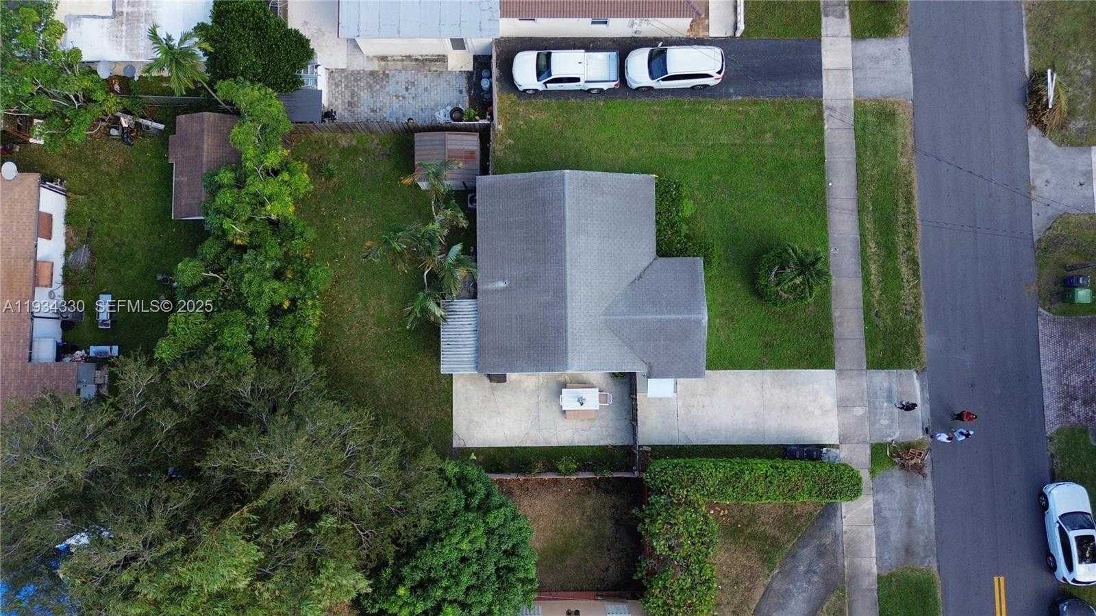 Small Image of 640 SOUTH WEST 6TH ST, Hallandale Beach Number 17