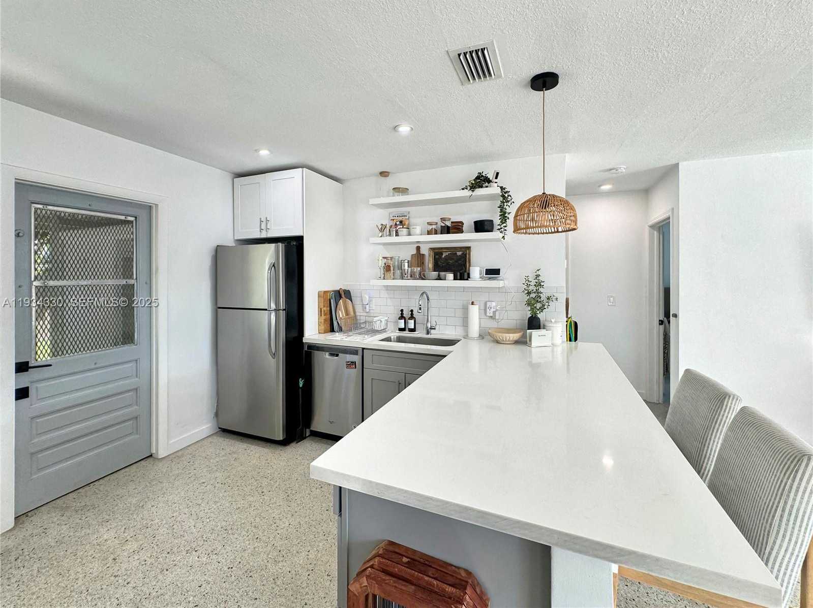 Small Image of 640 SOUTH WEST 6TH ST, Hallandale Beach Number 9