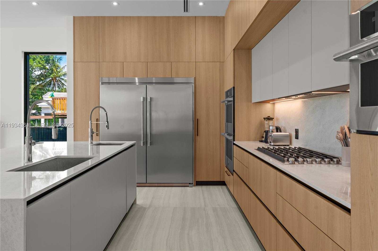 Small Image of 19900 NORTH EAST 21ST CT, Miami Number 21