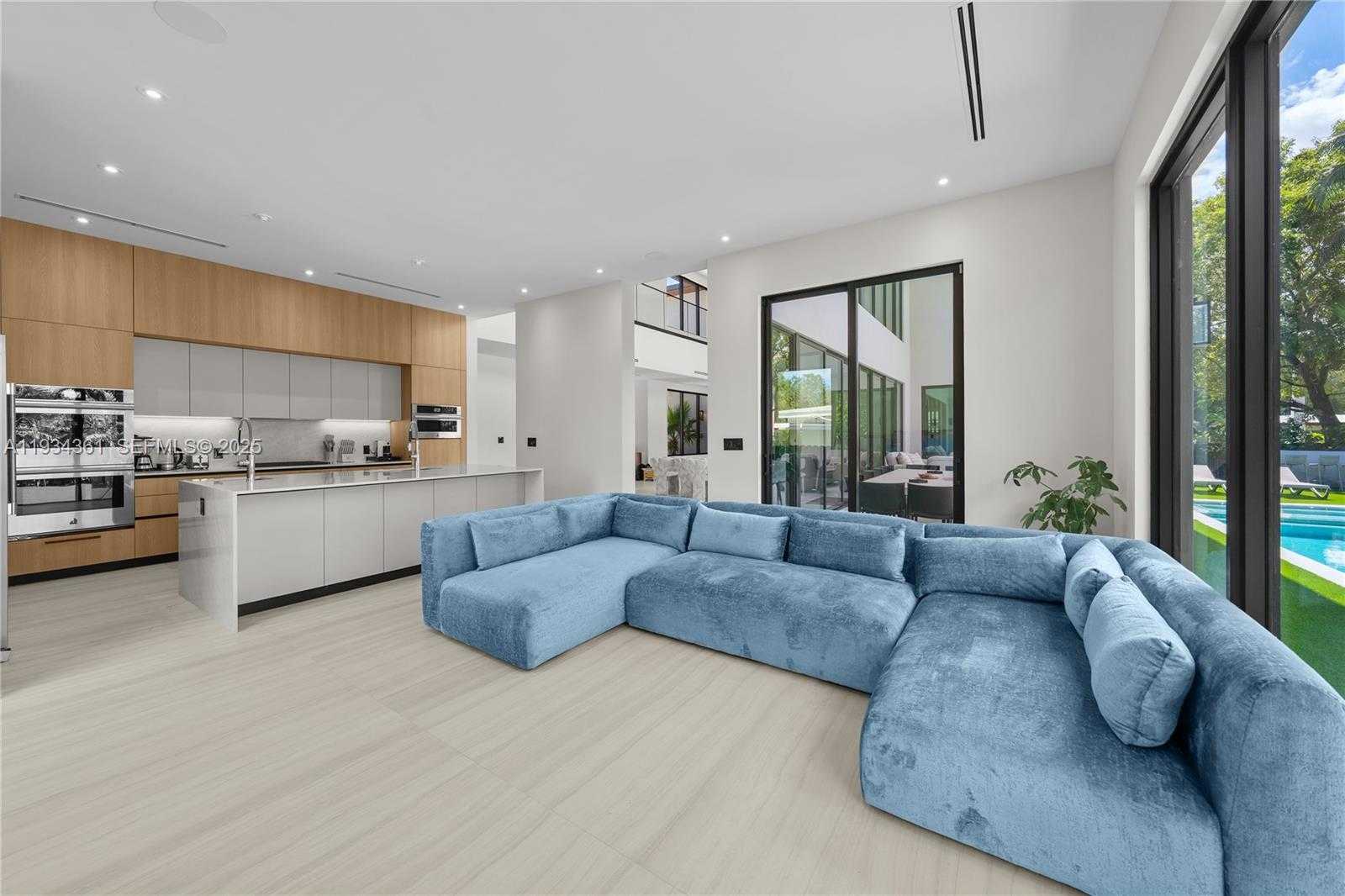 Small Image of 19900 NORTH EAST 21ST CT, Miami Number 26