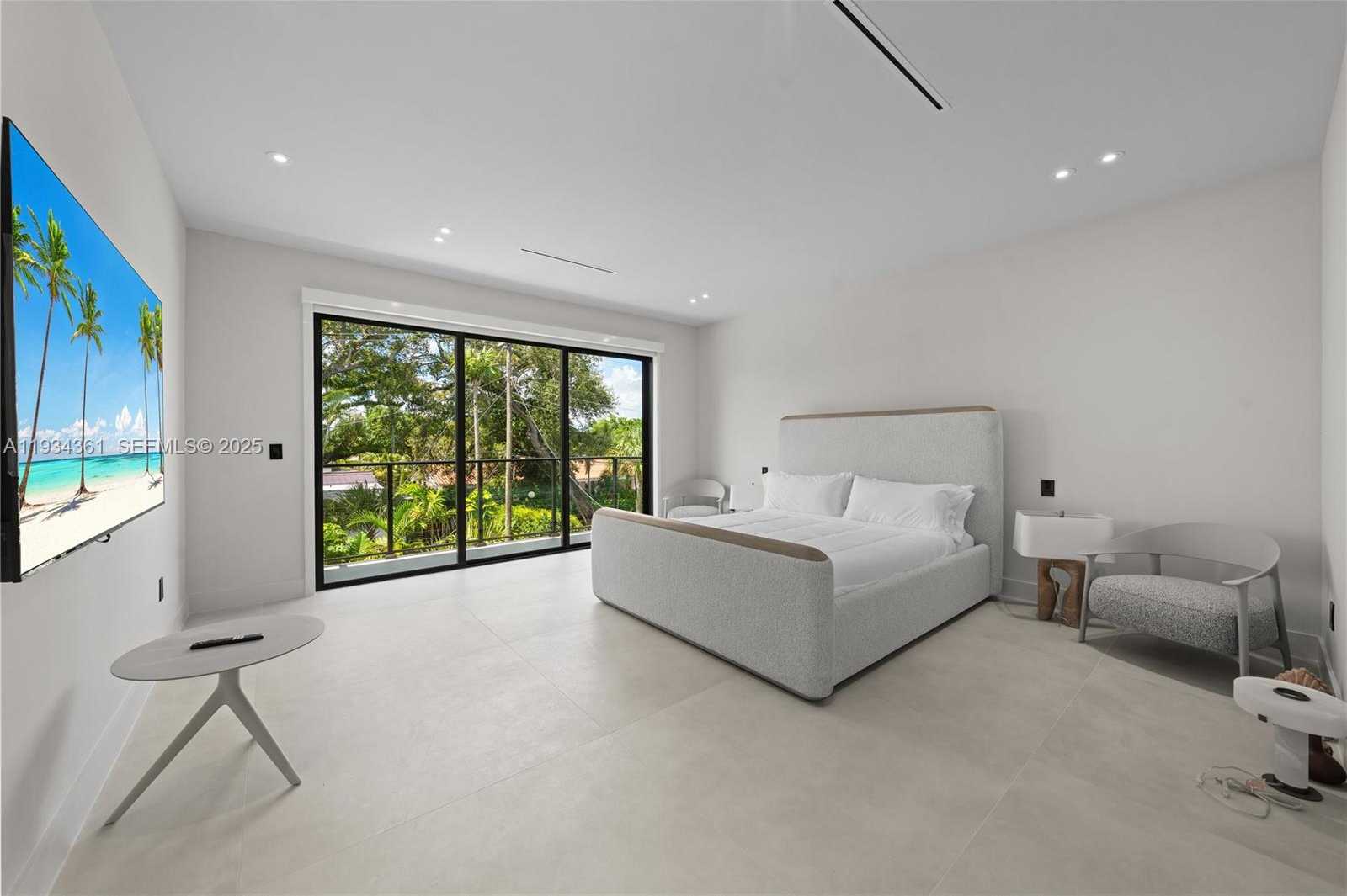 Small Image of 19900 NORTH EAST 21ST CT, Miami Number 28