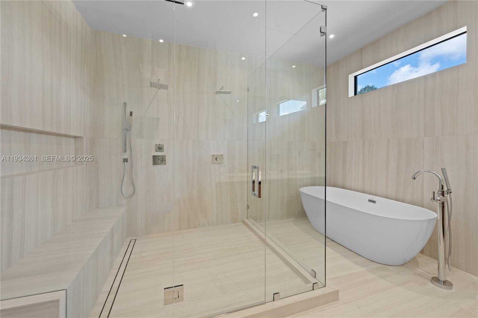 Small Image of 19900 NORTH EAST 21ST CT, Miami Number 34