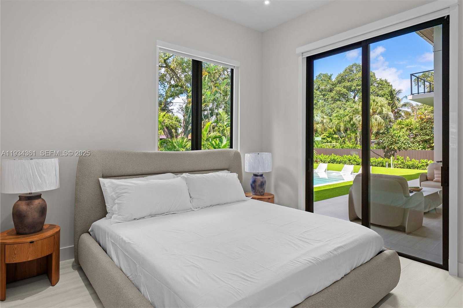 Small Image of 19900 NORTH EAST 21ST CT, Miami Number 42