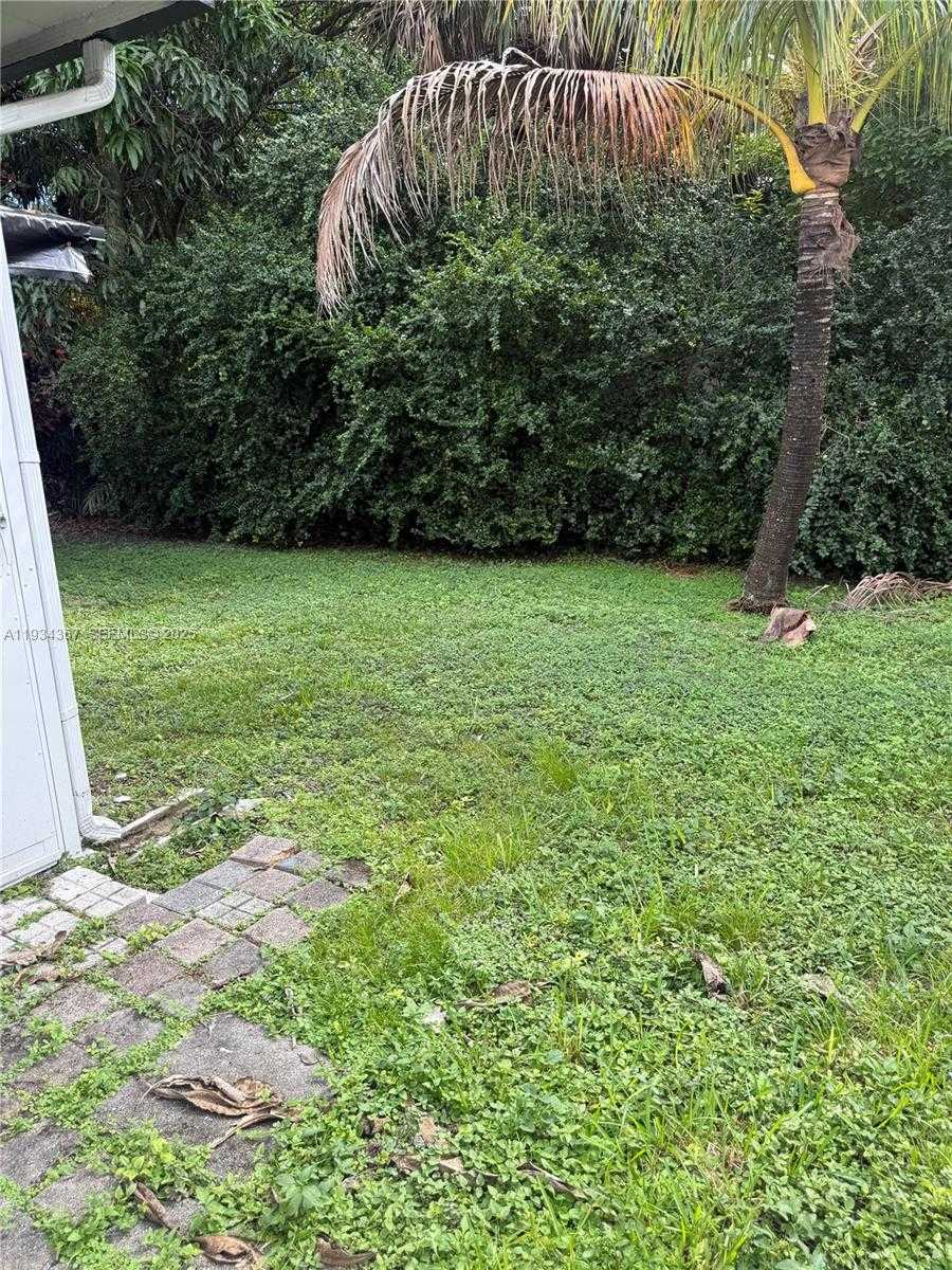 Small Image of 6270 SOUTH WEST 8TH PL, North Lauderdale Number 11