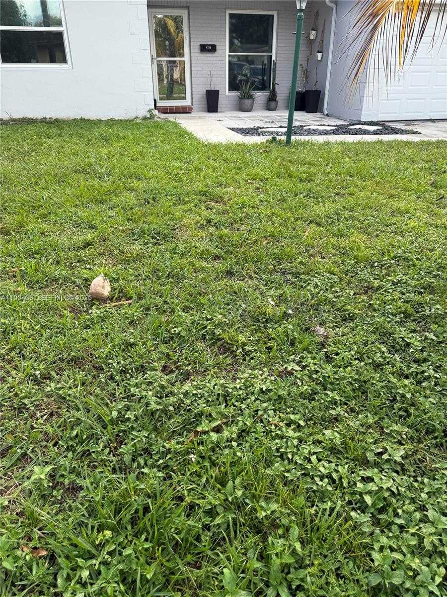 Small Image of 6270 SOUTH WEST 8TH PL, North Lauderdale Number 2