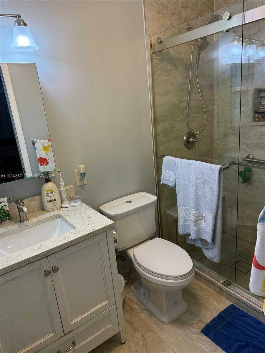 Small Image of 6270 SOUTH WEST 8TH PL, North Lauderdale Number 9