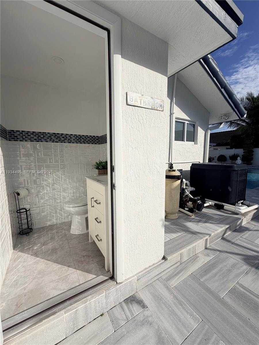 Small Image of 14280 SOUTH WEST 36TH ST, Miami Number 32