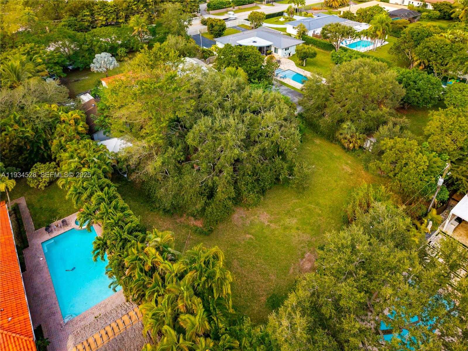 Small Image of 7901 SOUTH WEST 72ND AVE, Miami Number 2