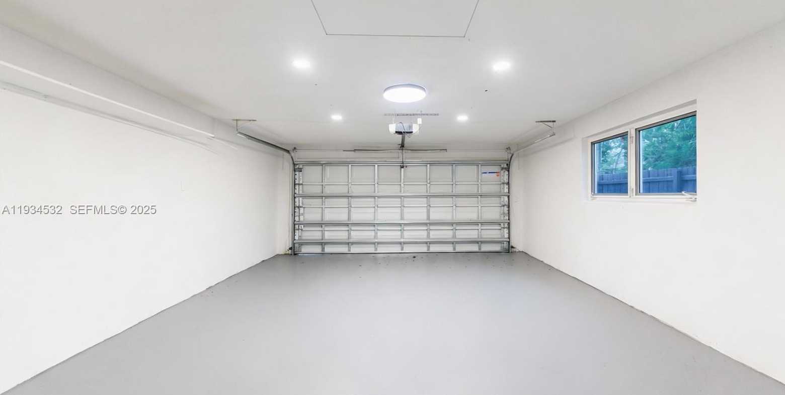 Small Image of 5706 NORTH EAST 15TH AVE, Fort Lauderdale Number 22