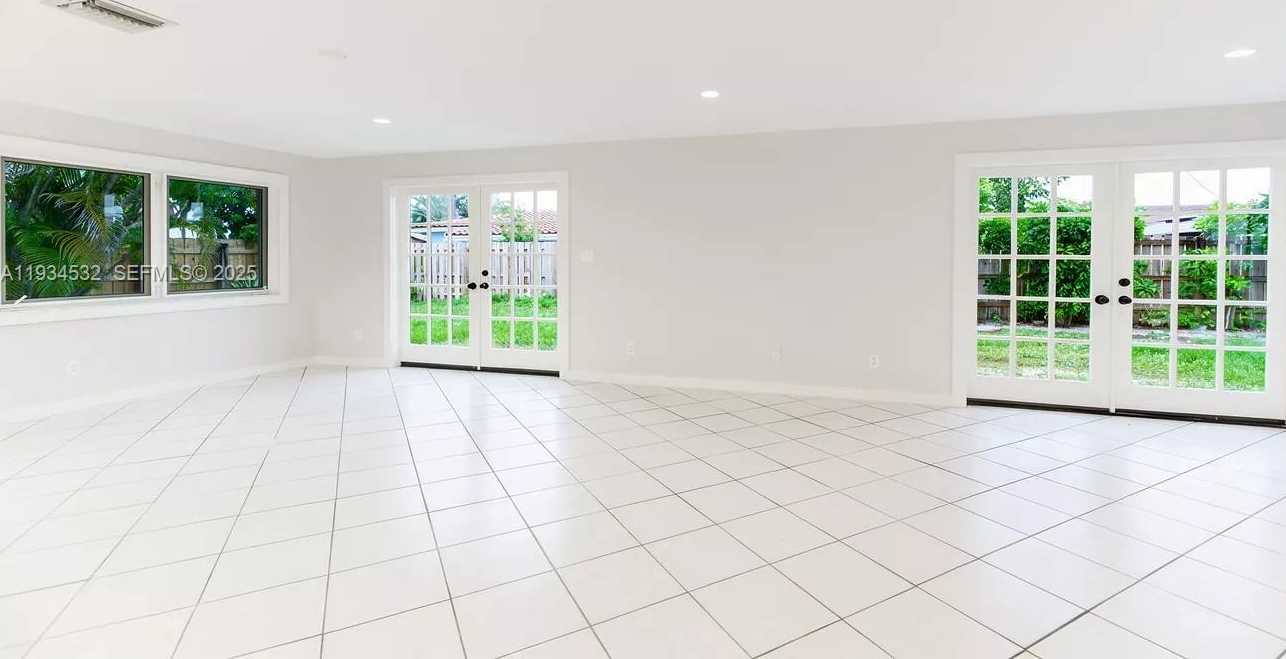 Small Image of 5706 NORTH EAST 15TH AVE, Fort Lauderdale Number 23