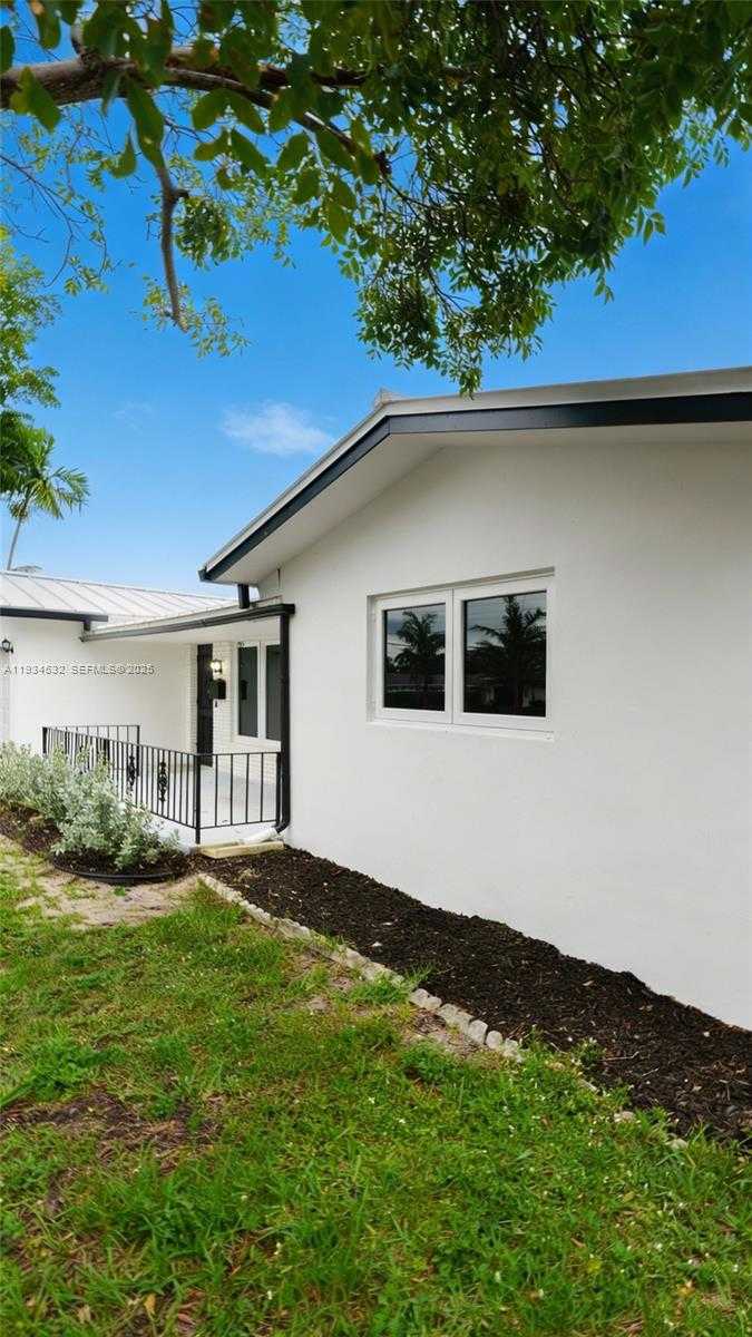 Small Image of 5706 NORTH EAST 15TH AVE, Fort Lauderdale Number 5