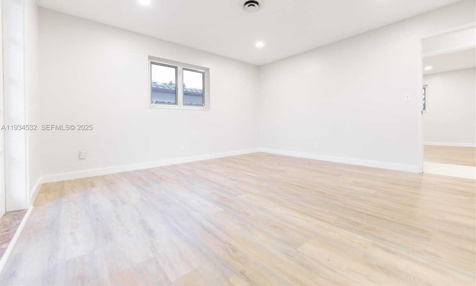 Small Image of 5706 NORTH EAST 15TH AVE, Fort Lauderdale Number 6