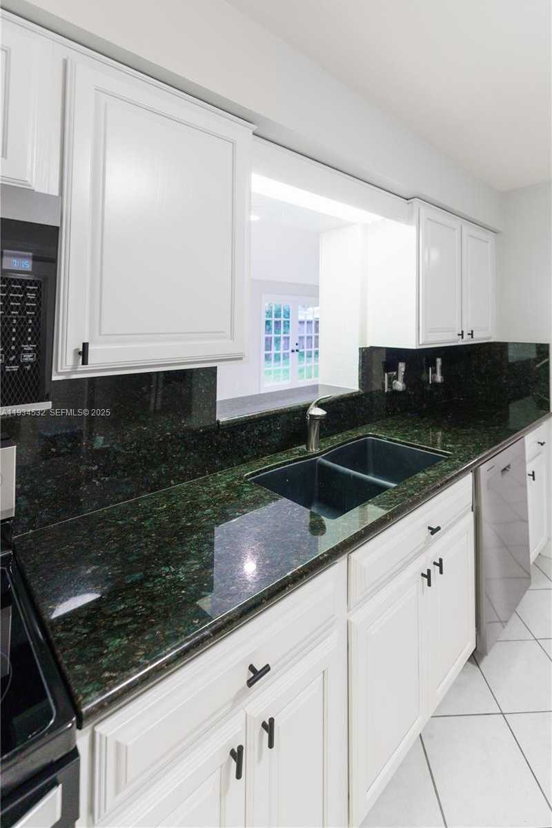 Small Image of 5706 NORTH EAST 15TH AVE, Fort Lauderdale Number 8