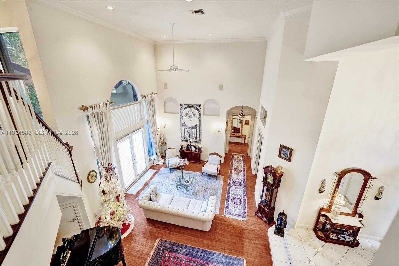 Small Image of 5724 OAKMONT AVE, Hollywood Number 3