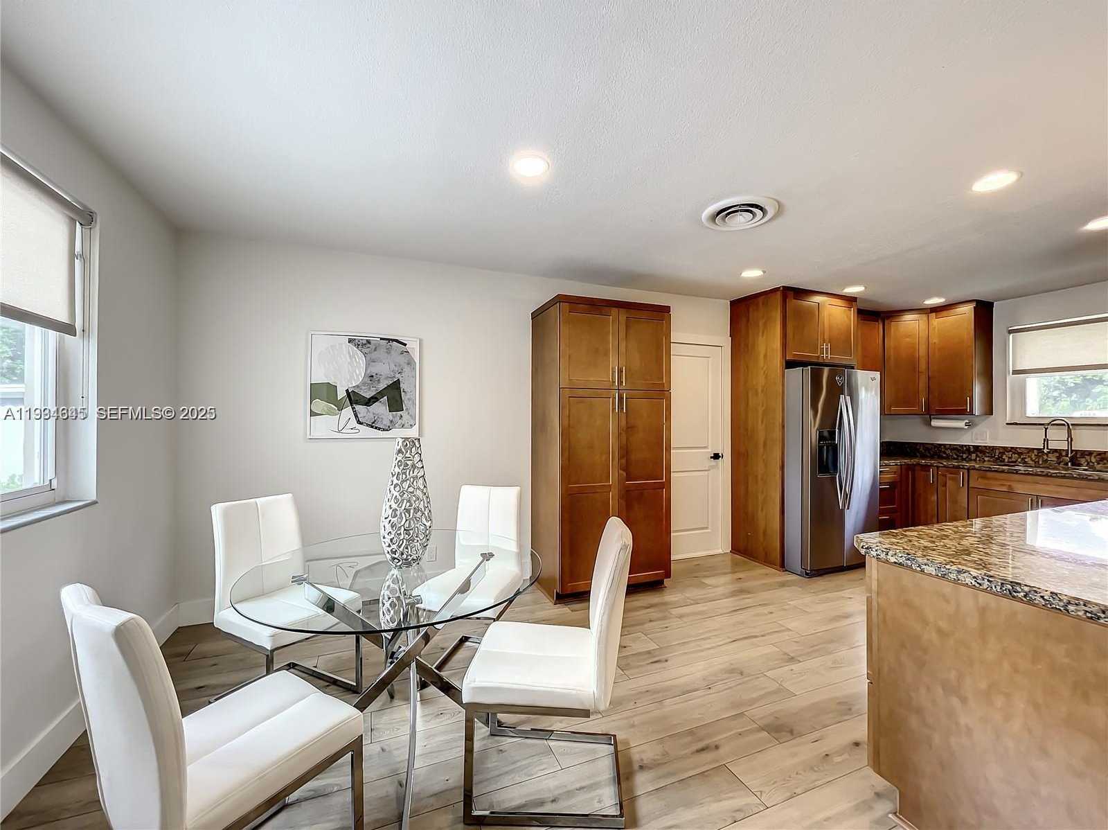 Small Image of 5880 SOUTH WEST 13TH ST, Plantation Number 12