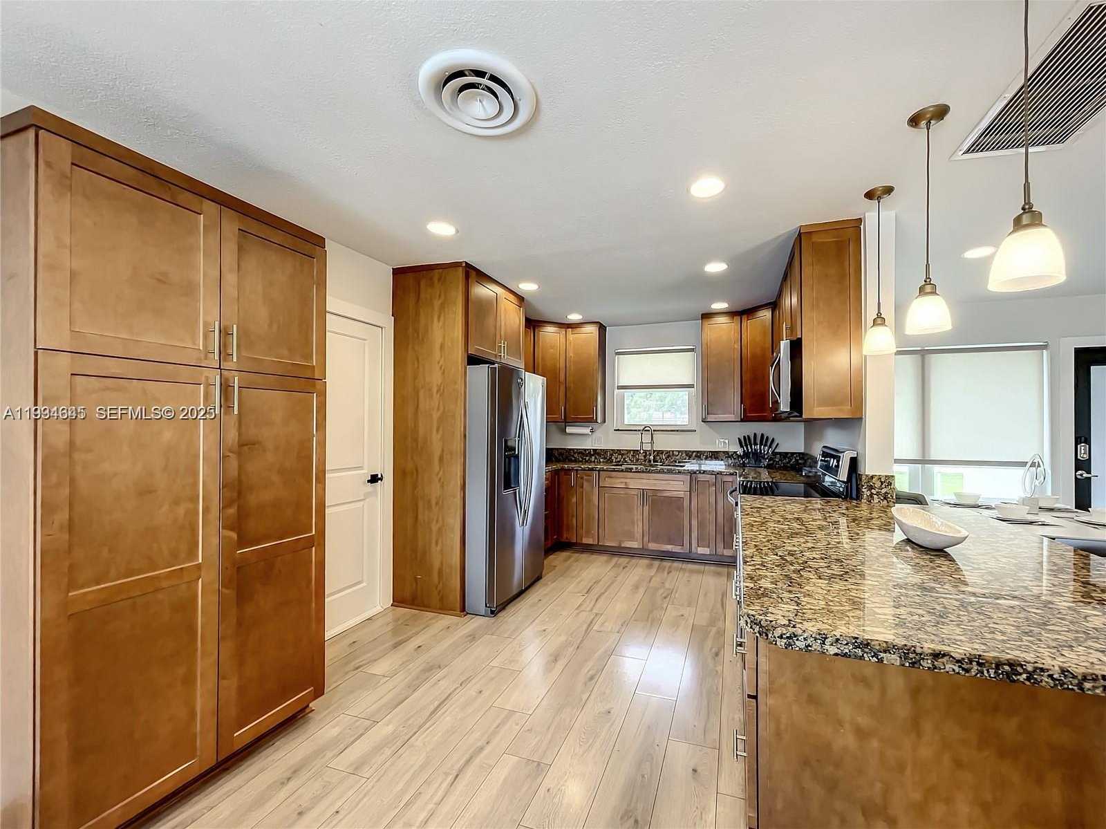 Small Image of 5880 SOUTH WEST 13TH ST, Plantation Number 16