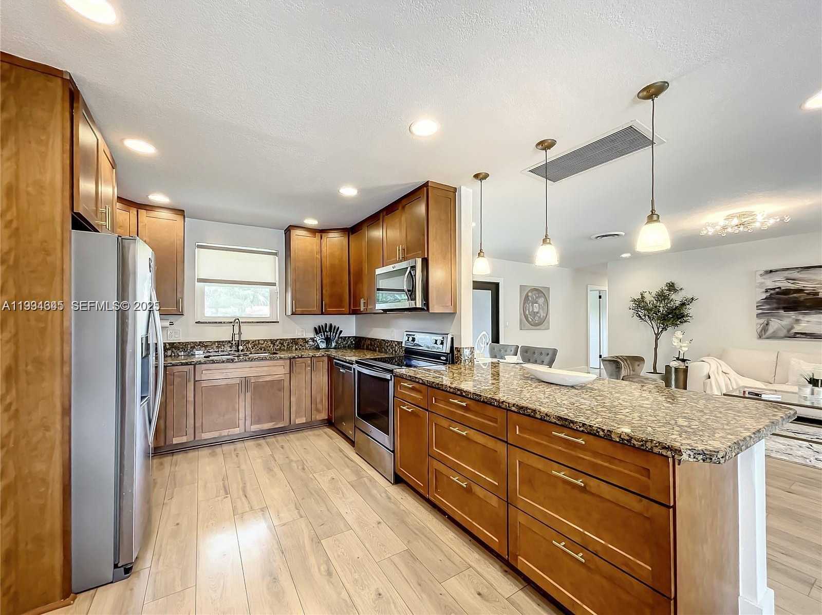 Small Image of 5880 SOUTH WEST 13TH ST, Plantation Number 17