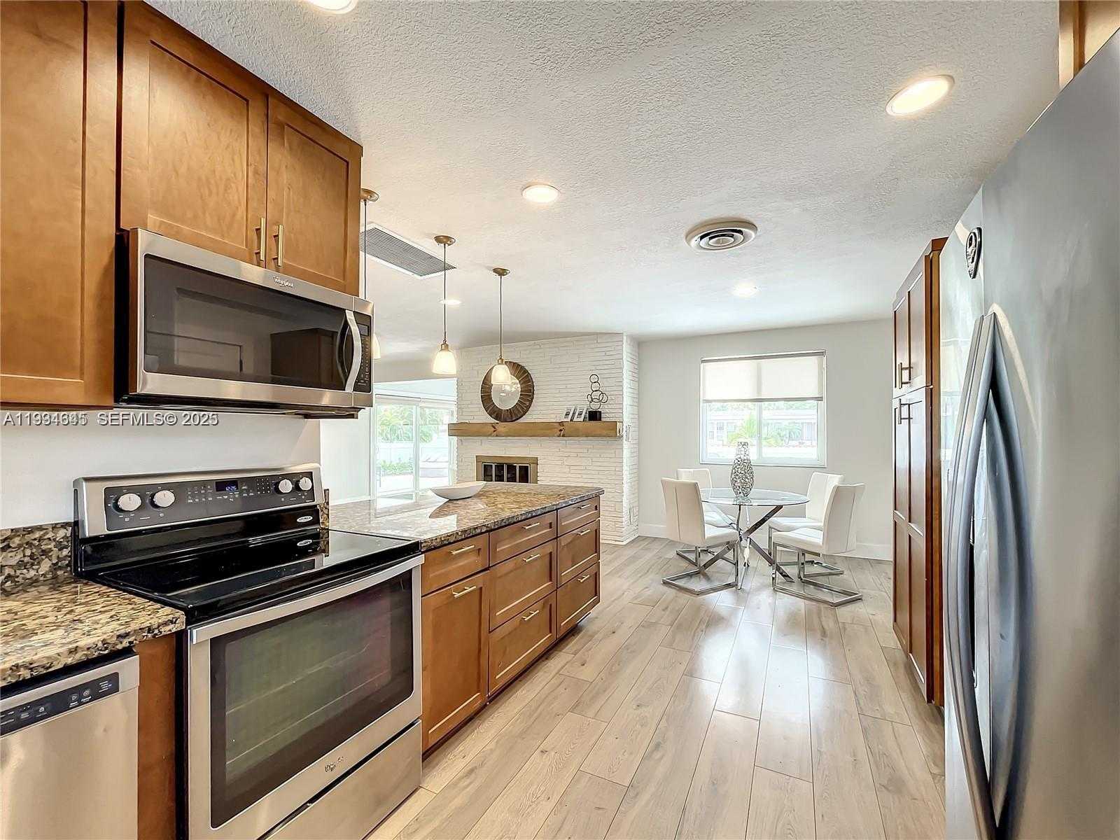 Small Image of 5880 SOUTH WEST 13TH ST, Plantation Number 19