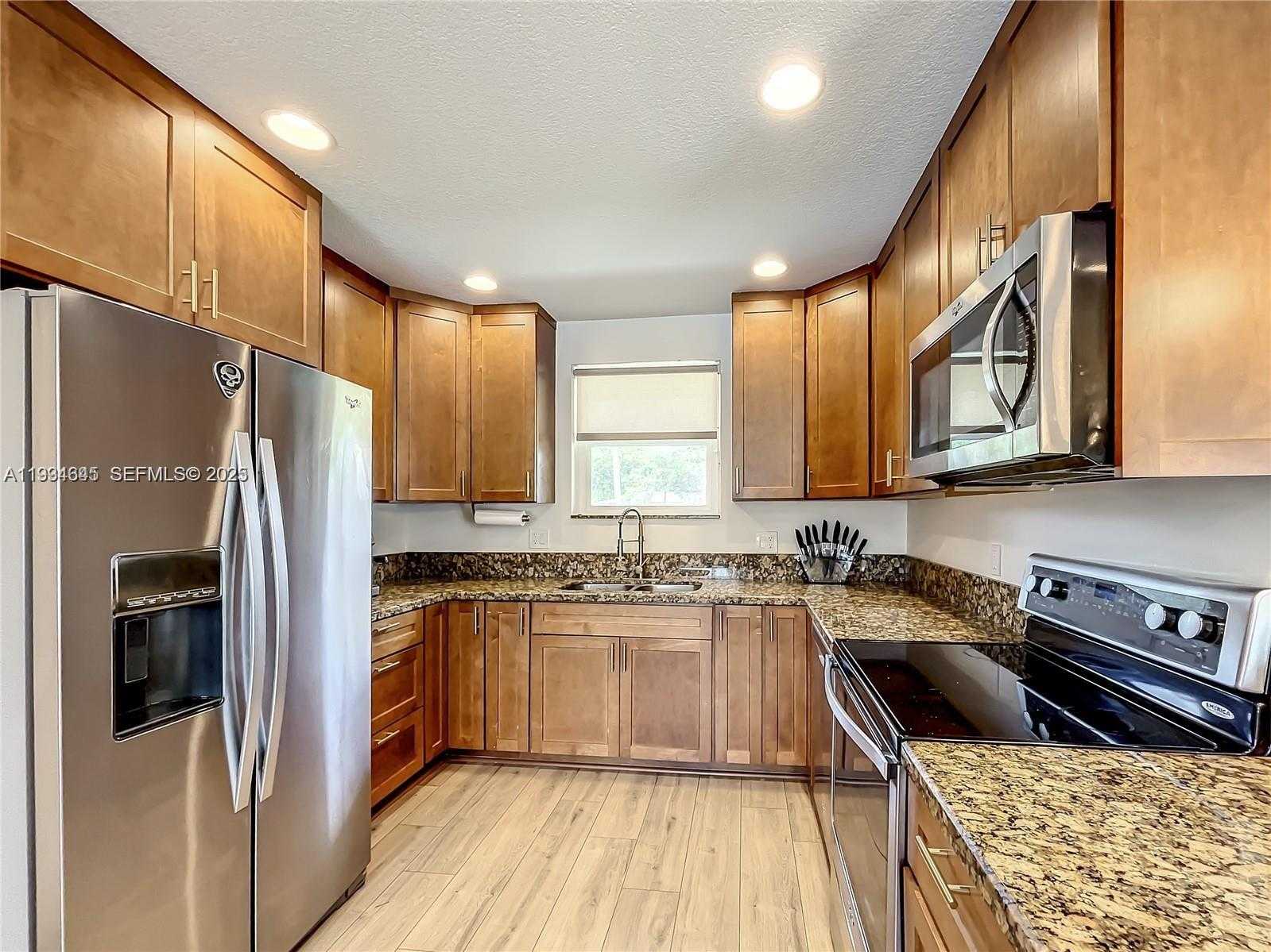 Small Image of 5880 SOUTH WEST 13TH ST, Plantation Number 21