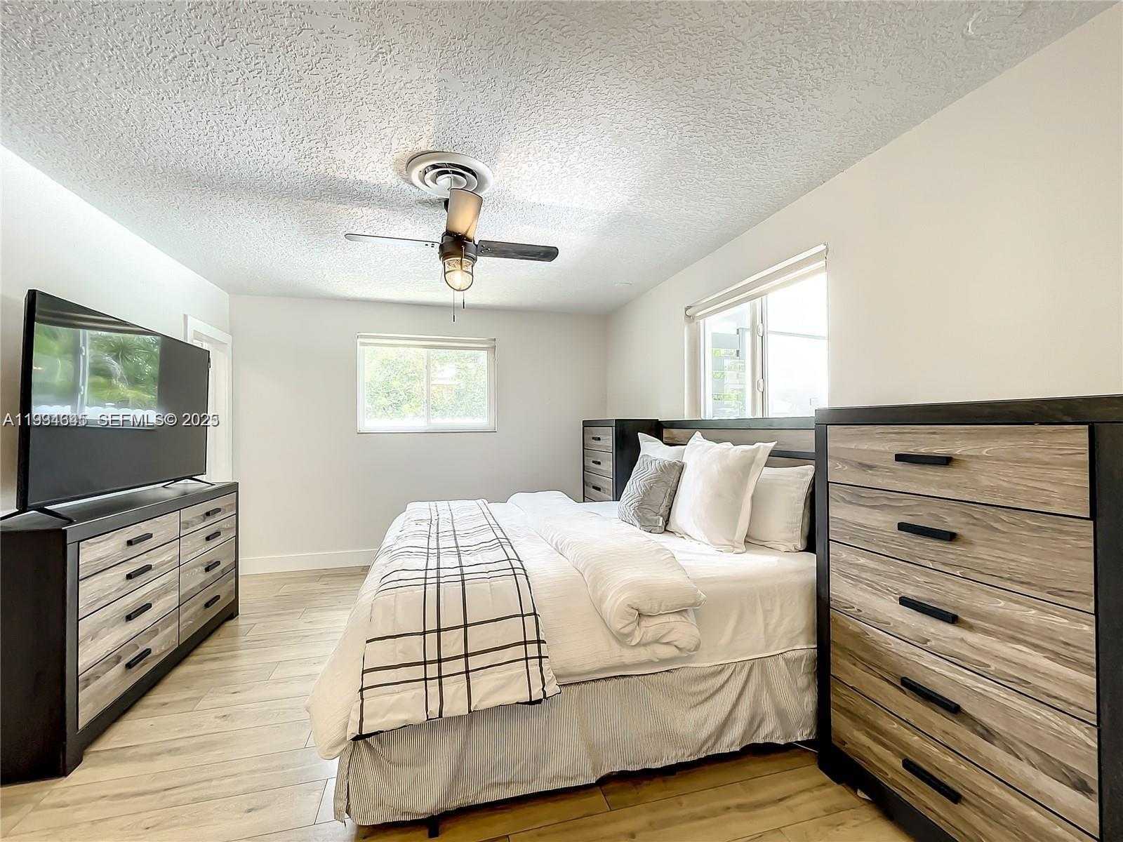 Small Image of 5880 SOUTH WEST 13TH ST, Plantation Number 32