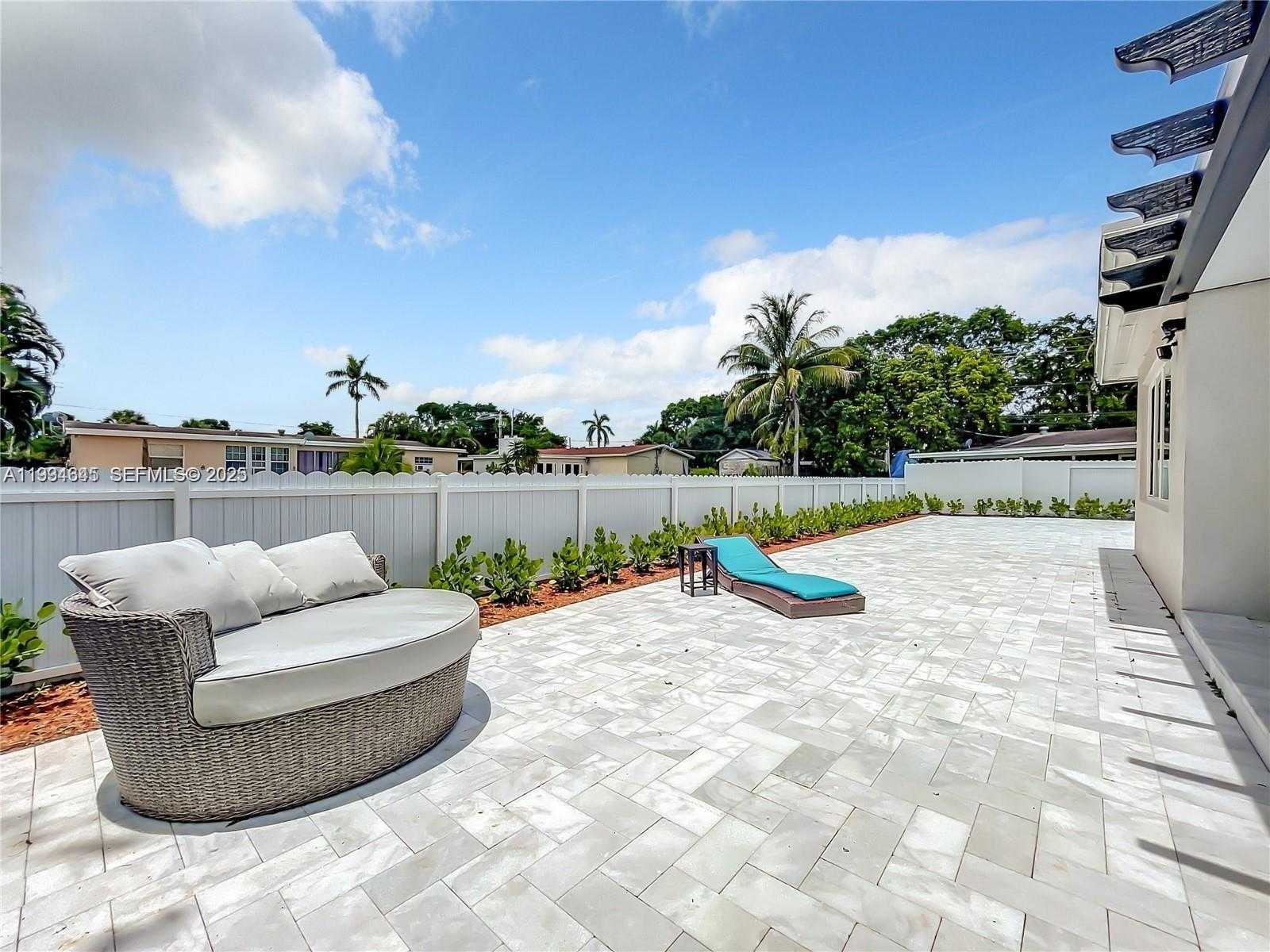 Small Image of 5880 SOUTH WEST 13TH ST, Plantation Number 43