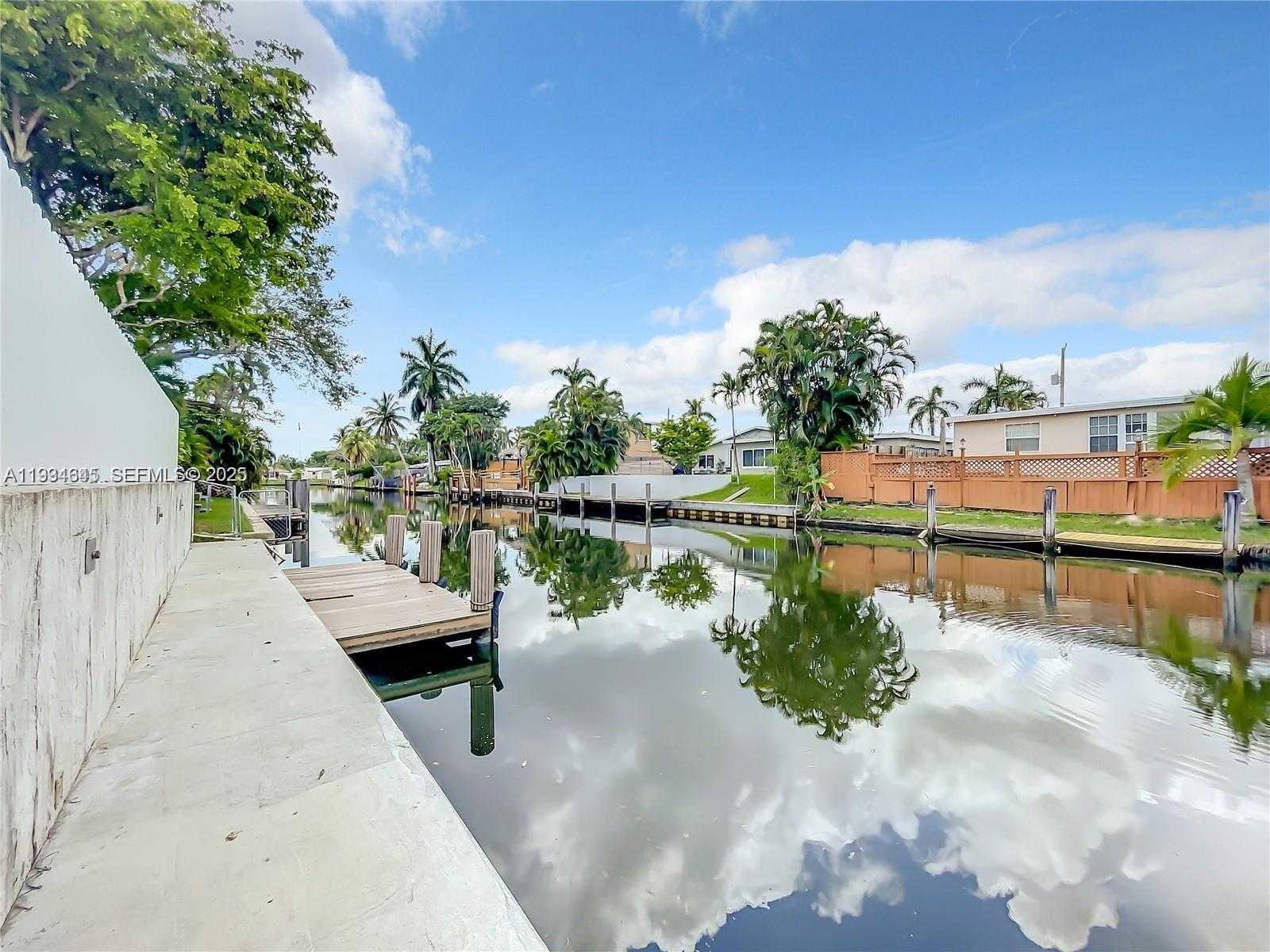 Small Image of 5880 SOUTH WEST 13TH ST, Plantation Number 46