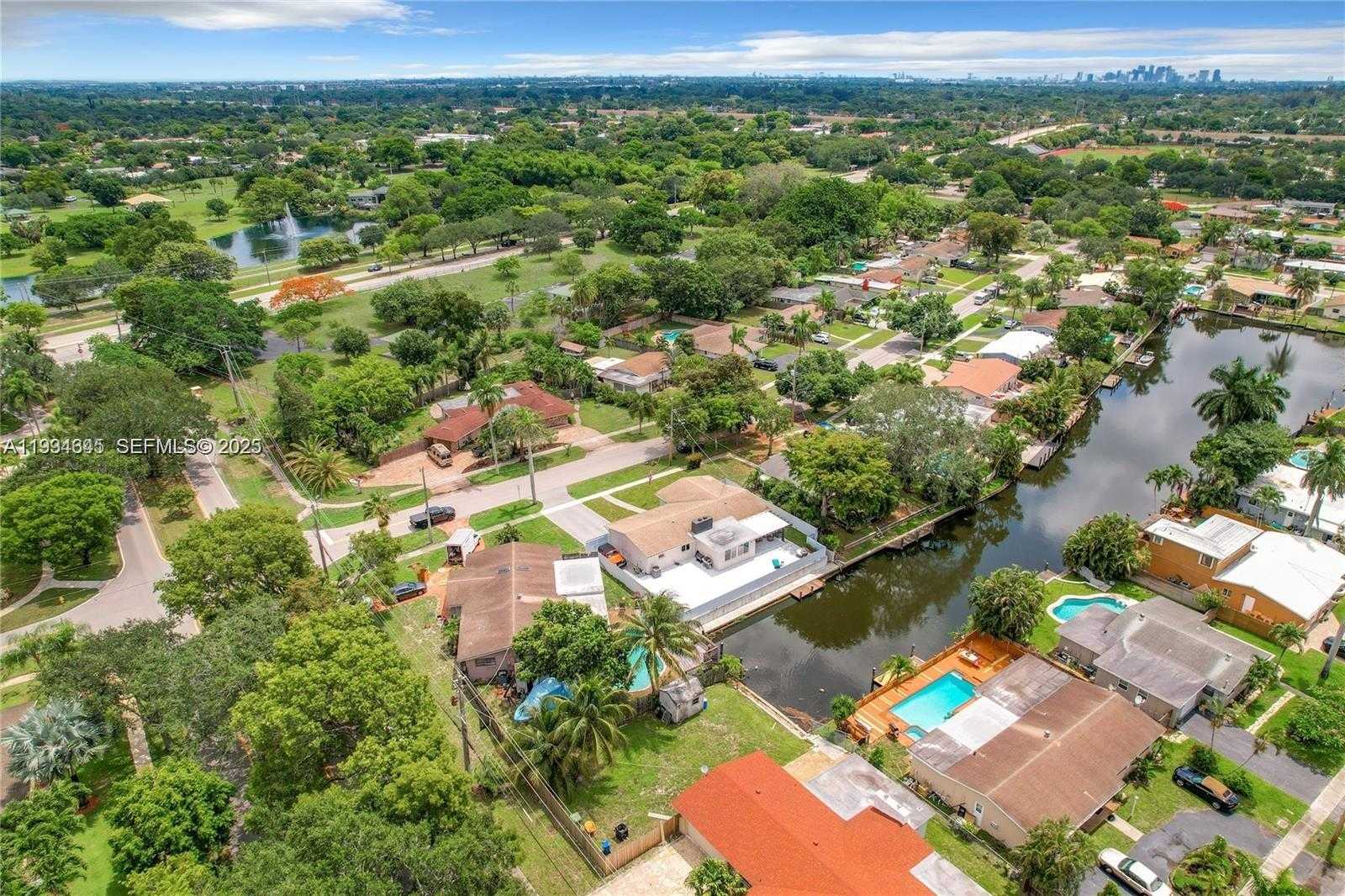 Small Image of 5880 SOUTH WEST 13TH ST, Plantation Number 49