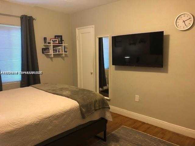 Small Image of 274 NORTH WEST 92ND ST, Miami Shores Number 10