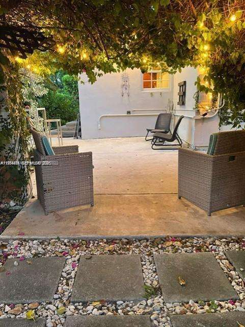 Small Image of 274 NORTH WEST 92ND ST, Miami Shores Number 6