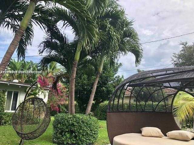 Small Image of 274 NORTH WEST 92ND ST, Miami Shores Number 7