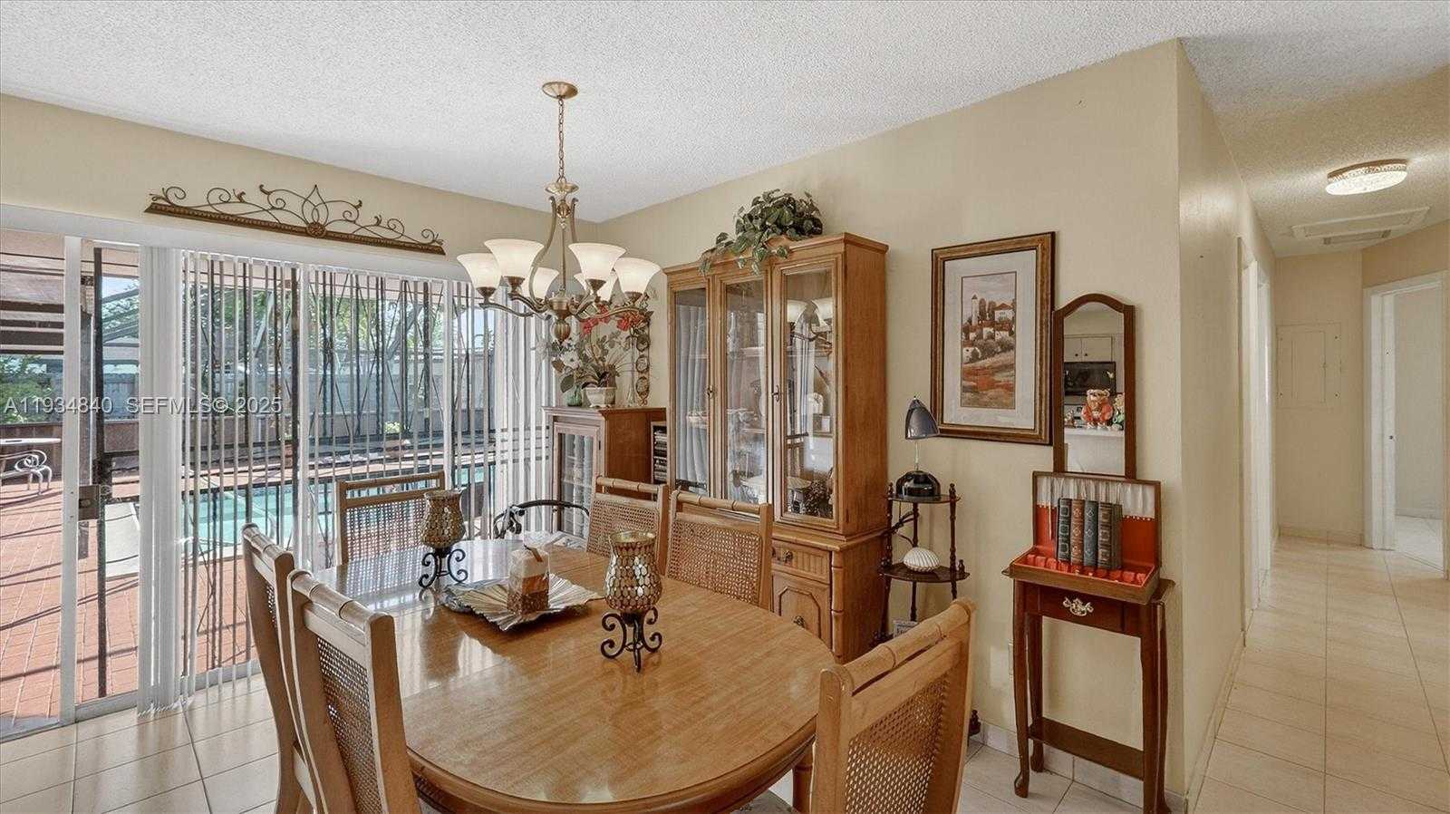 Small Image of 1701 SOUTH WEST 92ND PL, Miami Number 10