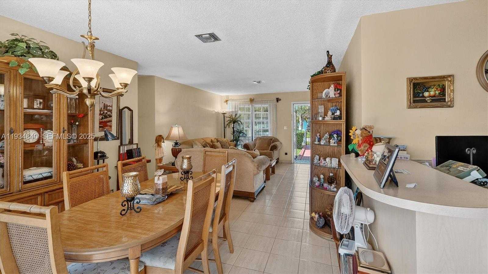 Small Image of 1701 SOUTH WEST 92ND PL, Miami Number 11