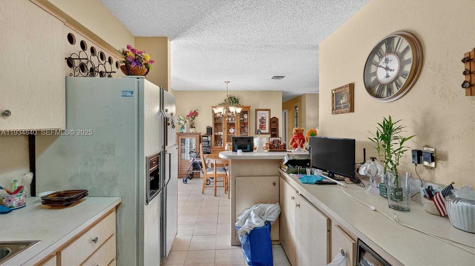 Small Image of 1701 SOUTH WEST 92ND PL, Miami Number 13