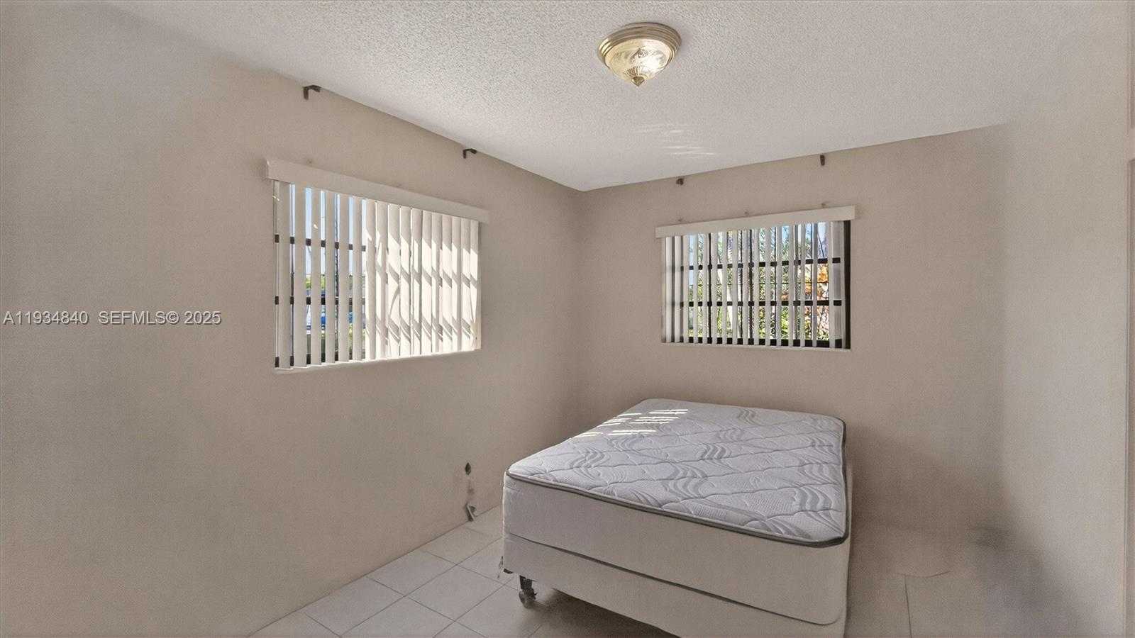 Small Image of 1701 SOUTH WEST 92ND PL, Miami Number 24