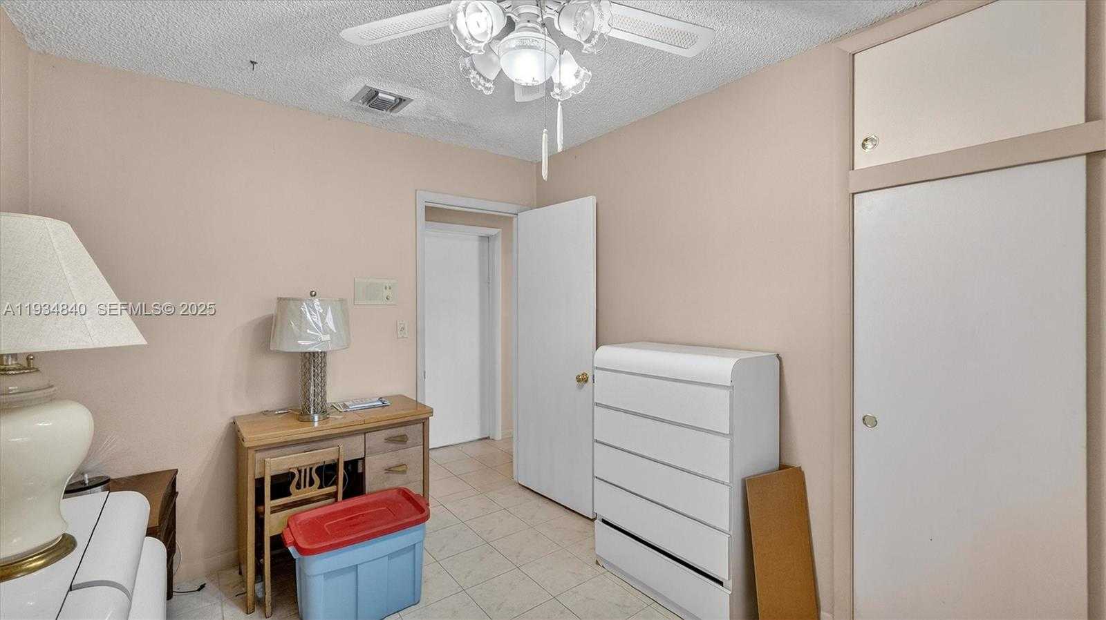Small Image of 1701 SOUTH WEST 92ND PL, Miami Number 25