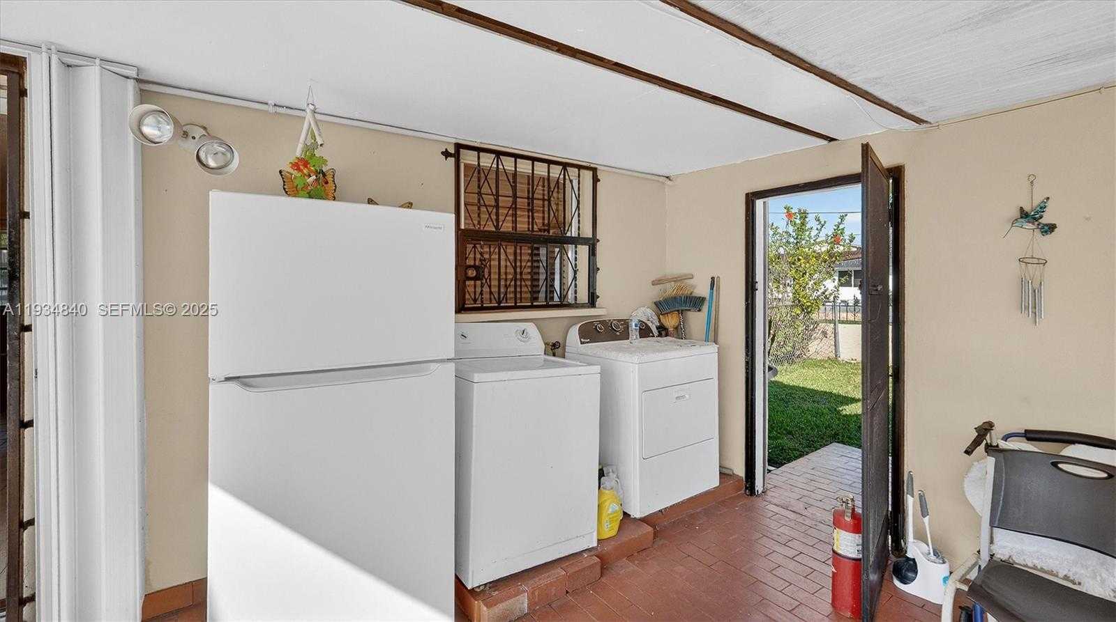 Small Image of 1701 SOUTH WEST 92ND PL, Miami Number 26