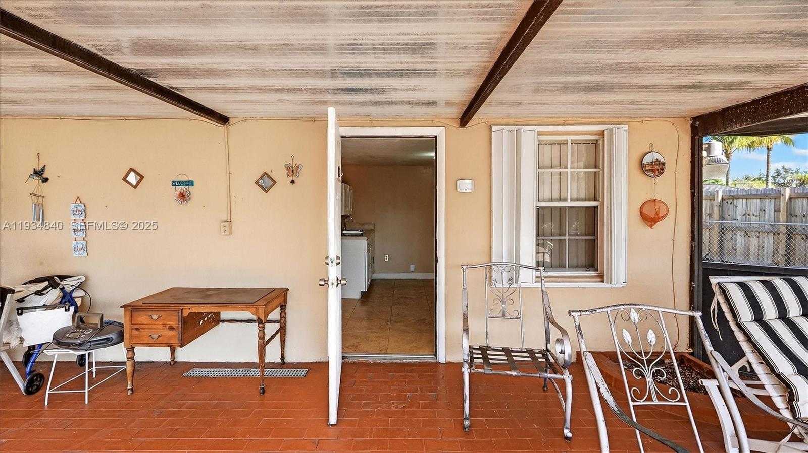 Small Image of 1701 SOUTH WEST 92ND PL, Miami Number 27