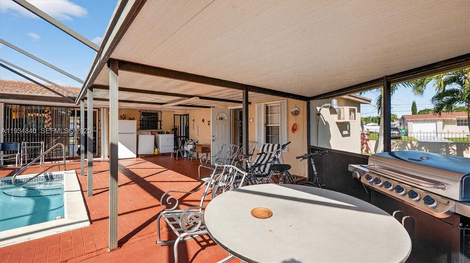 Small Image of 1701 SOUTH WEST 92ND PL, Miami Number 30