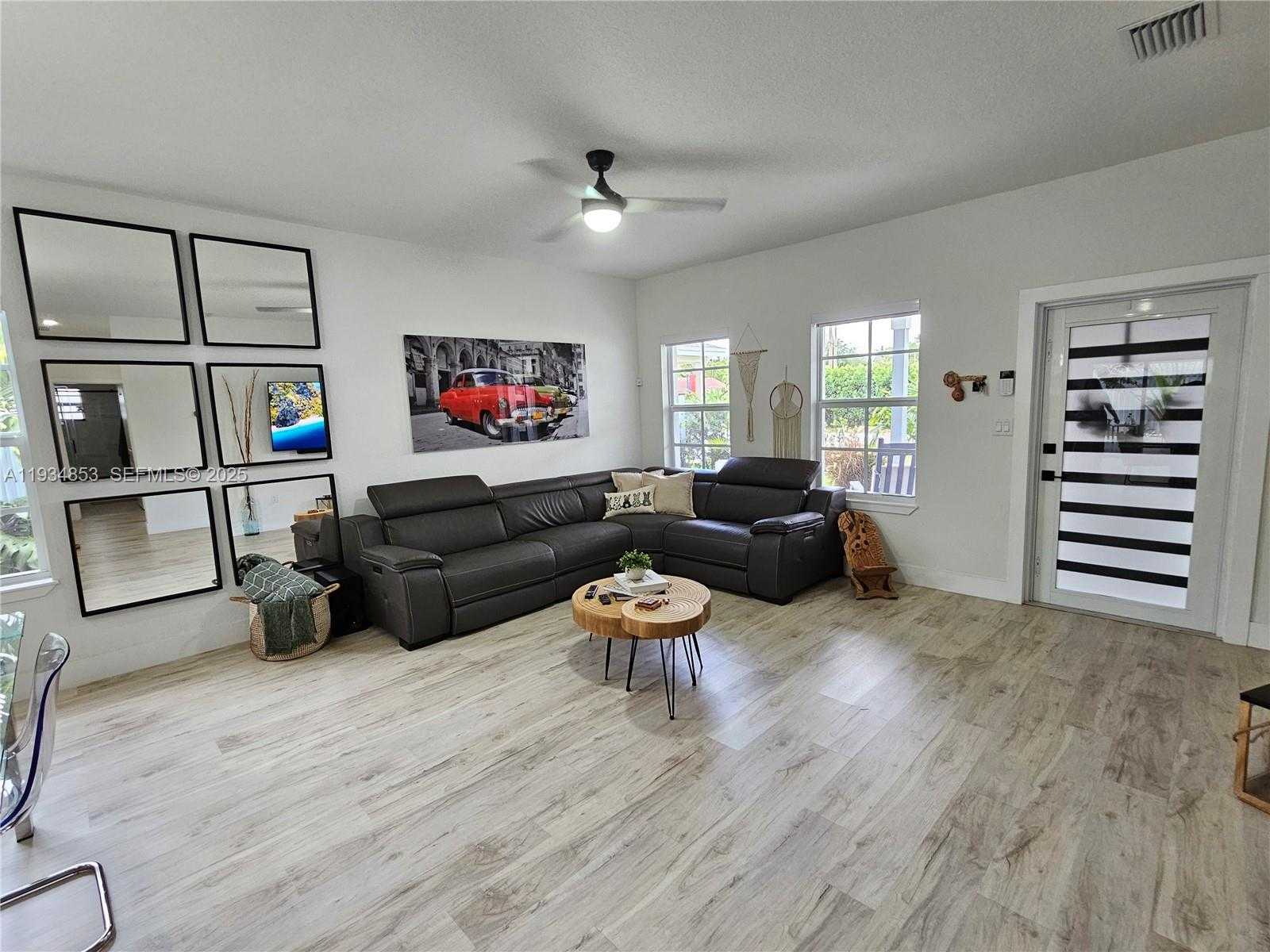 Small Image of 22155 MIAMI AVE, Miami Number 3