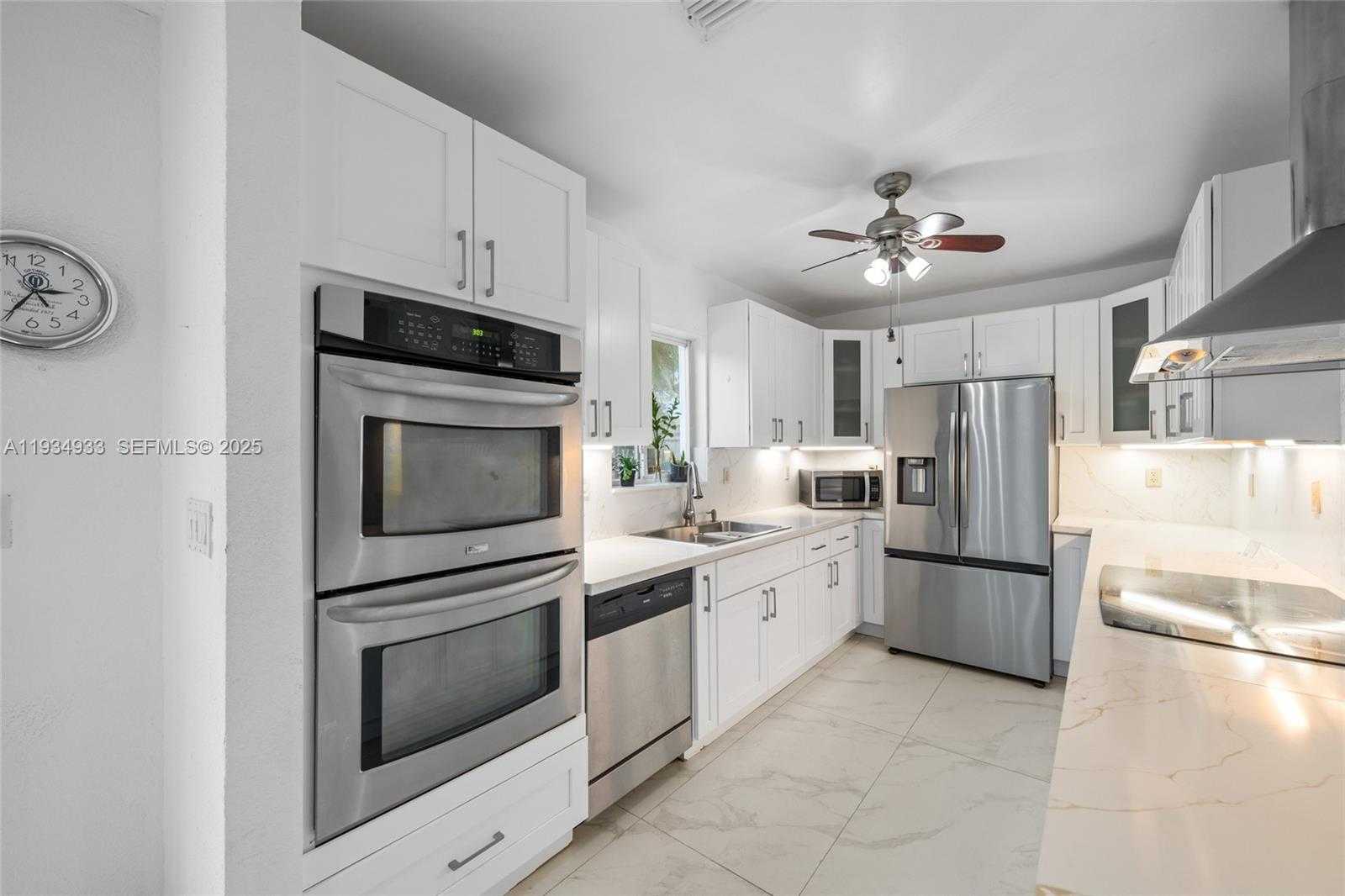 Small Image of 6960 SCOTT ST, Hollywood Number 10