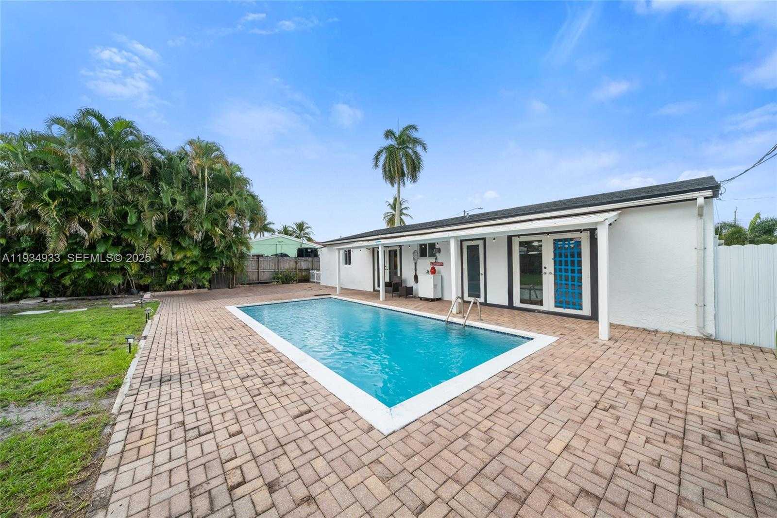 Small Image of 6960 SCOTT ST, Hollywood Number 14