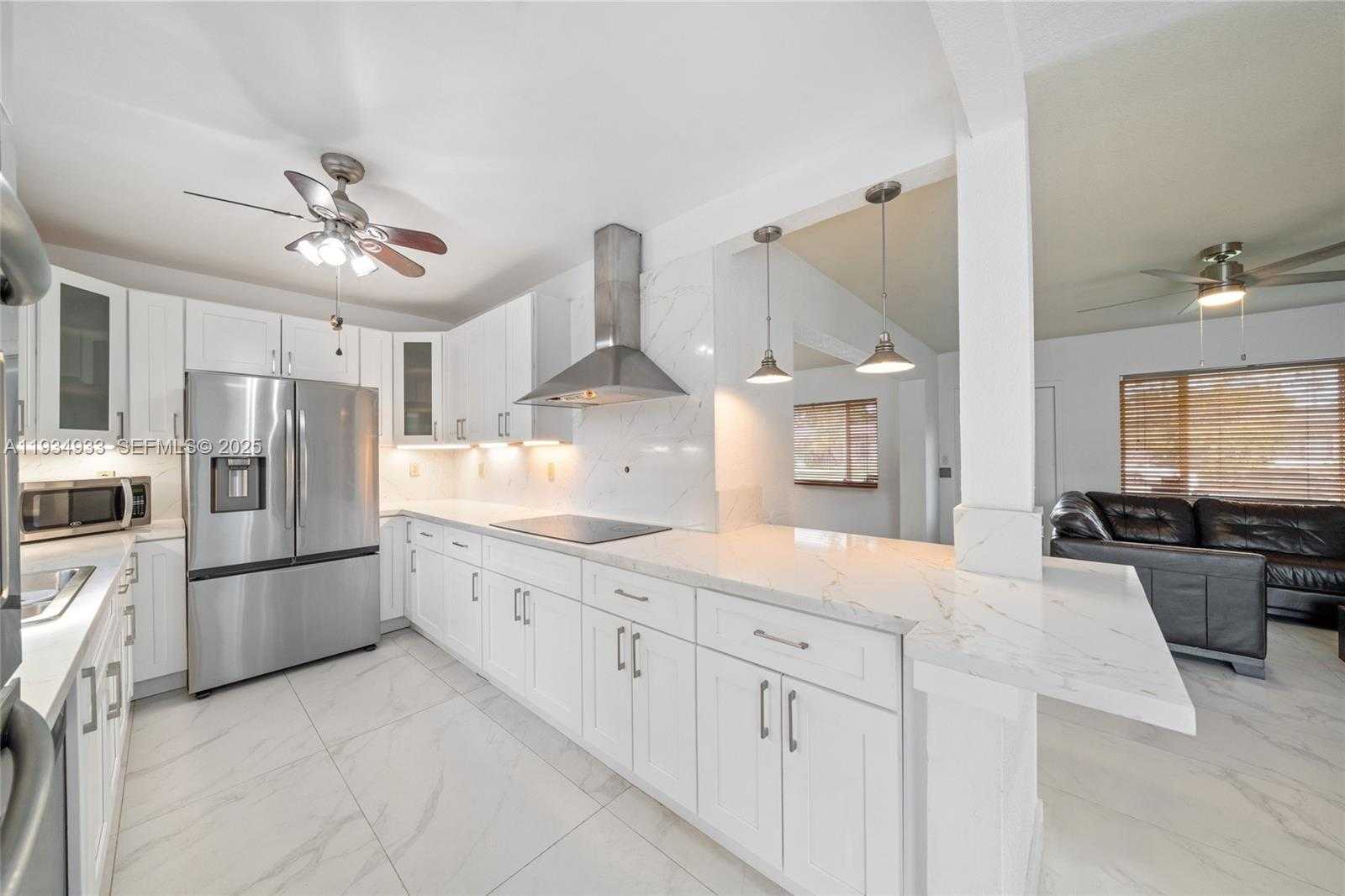 Small Image of 6960 SCOTT ST, Hollywood Number 9