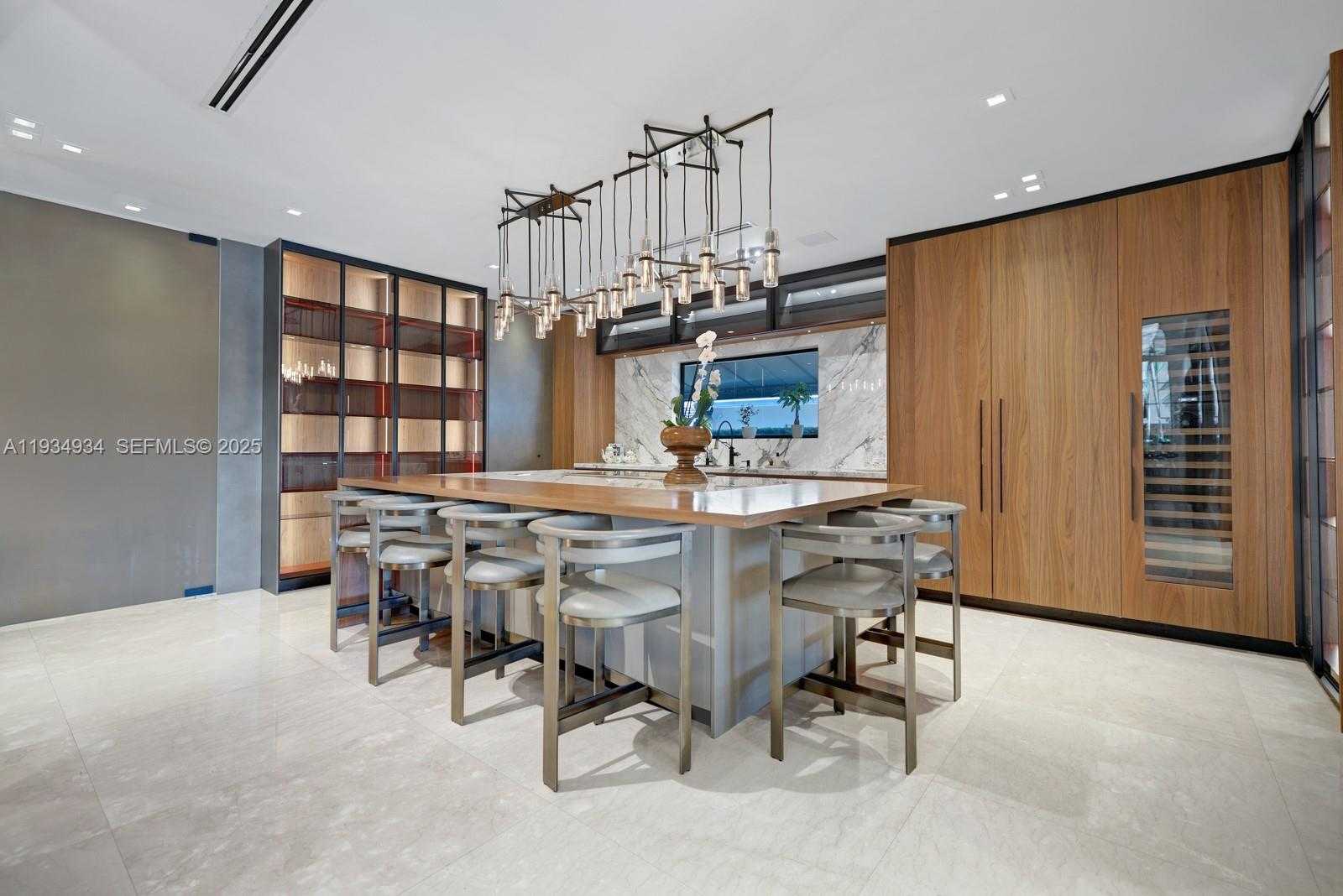 Small Image of 176 SOUTH HIBISCUS DRIVE, Miami Beach Number 19